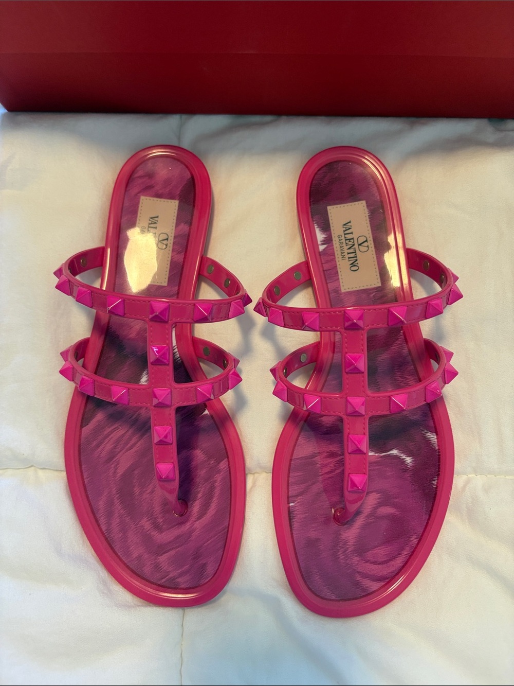 Valentino Garavani authentic slide sandals very good condition !